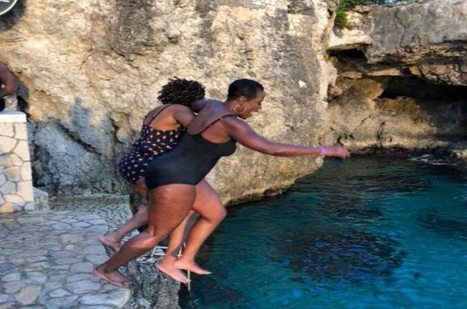 Negril Beach Experience & Rick's Cafe from Montego Bay - FAQ