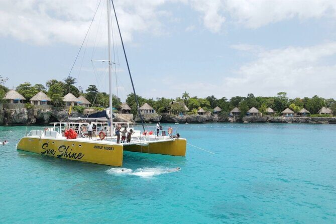 Negril PRIVATE CHARTER Catamaran (rate for 21 persons) - A Closer Look at the Negril PRIVATE CHARTER Catamaran Experience