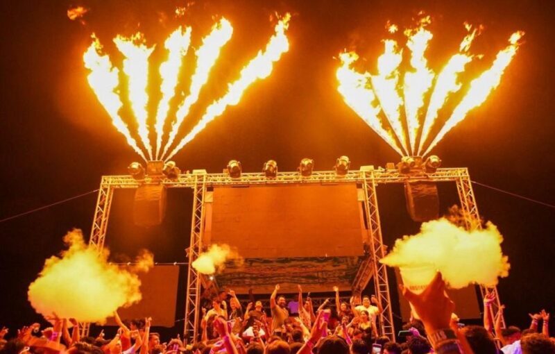 Neon Glow night Beach Party Regular - Key Points