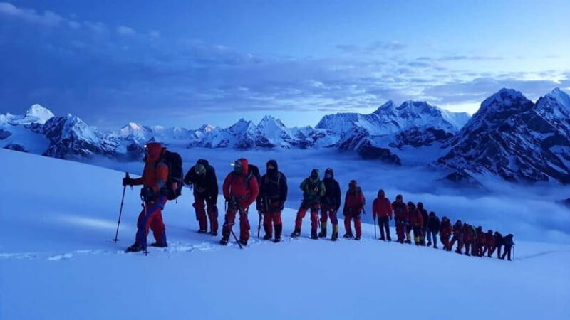 Nepal: Guided 30-day climbing trip - Mera, Island & Lobuche - Practical Details and Tips