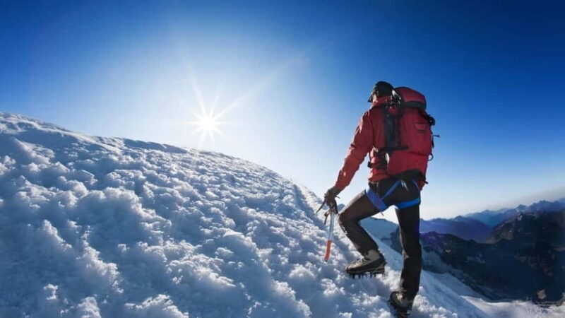 Nepal: Guided 30-day climbing trip - Mera, Island & Lobuche - The Sum Up