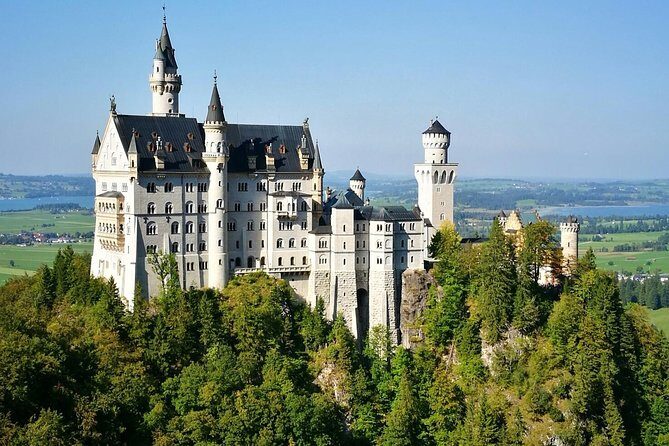 Neuschwanstein Castle by Bus Incl. Bike Ride or Hohenschwangau - Key Points