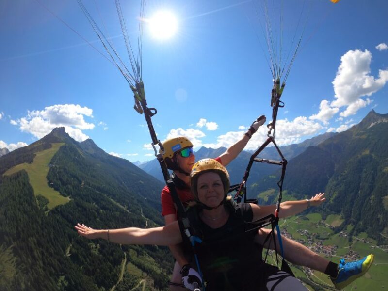 Neustift im Stubaital: Panoramic Tandem Paragliding Flight - Key Points