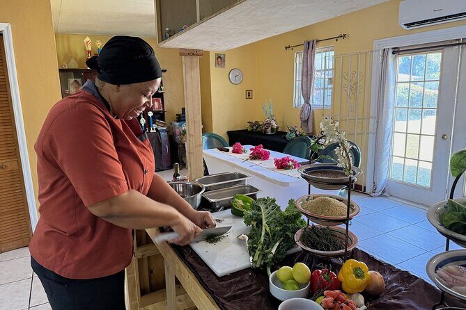 NEW! Authentic Bahamian Cooking and Cocktails with Transfers - An In-Depth Look at the Bahamian Cooking Tour