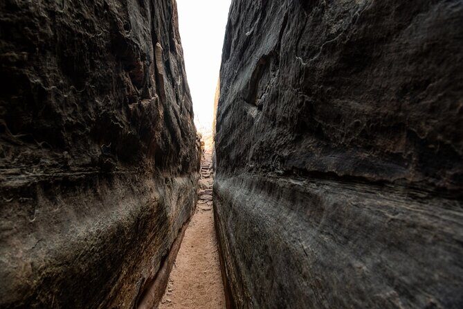 NEW! Canyonlands Needles Chesler Park Hiking Discovery Tour - Key Points