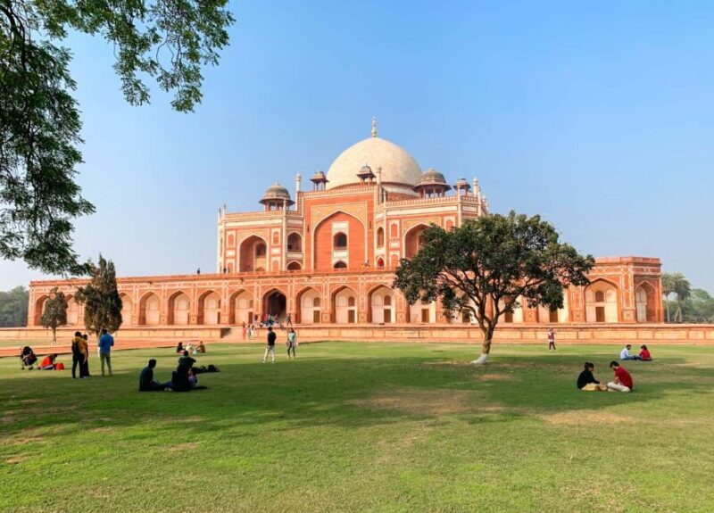 New Delhi: Private Old and New Delhi Full-Day Tour - Exploring Delhi: A Full-Day Private Tour of Old and New Delhi