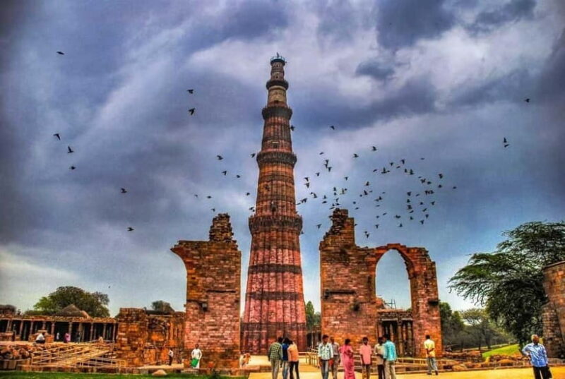 New Delhi: Qutub Minar Light & Sound Show with Dinner - Who Should Consider This Tour?