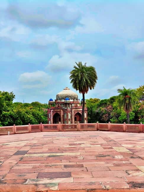 New Delhi Tuk-Tuk Tour - Exploring New Delhi on a Tuk-Tuk: A Practical and Colorful Journey