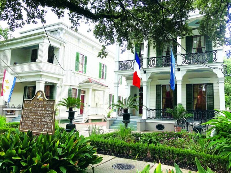 New Orleans: 2-Hour 15-Minute City and Cemetery Tour by Bus - An In-Depth Look at the Tour Itself
