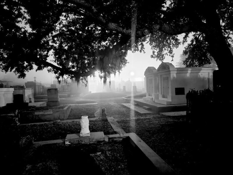 New Orleans: Cemetery Bus Tour At Dark with Exclusive Access - Discover the Dark Side of New Orleans with a Cemetery Bus Tour at Night