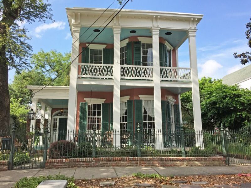 New Orleans: City & Cemetery Tour by Air-Conditioned Minibus - Who Will This Tour Suit Best?
