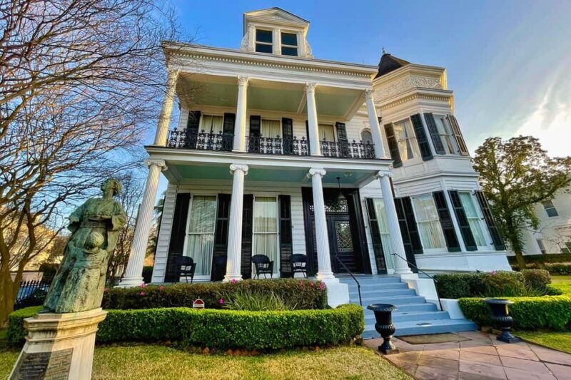New Orleans: City & Cemetery Tour + Garden District Stroll - Practical Details and What to Expect