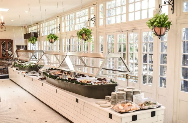 New Orleans: 'Court of Two Sisters' Jazz Brunch Buffet - FAQs