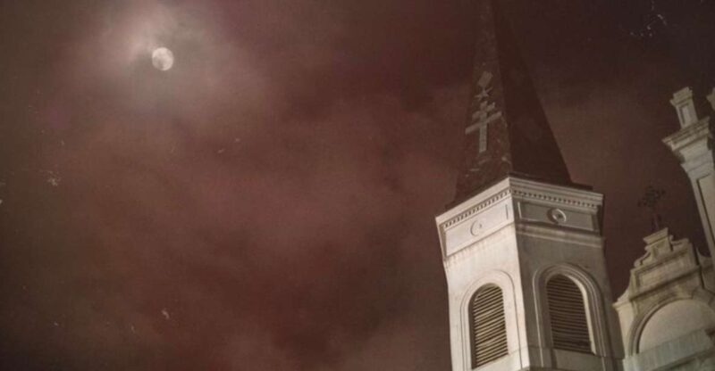 New Orleans Drunken Ghost and Vampire Experience - Discover the Dark & Boozy Side of New Orleans with the Drunken Ghost and Vampire Experience