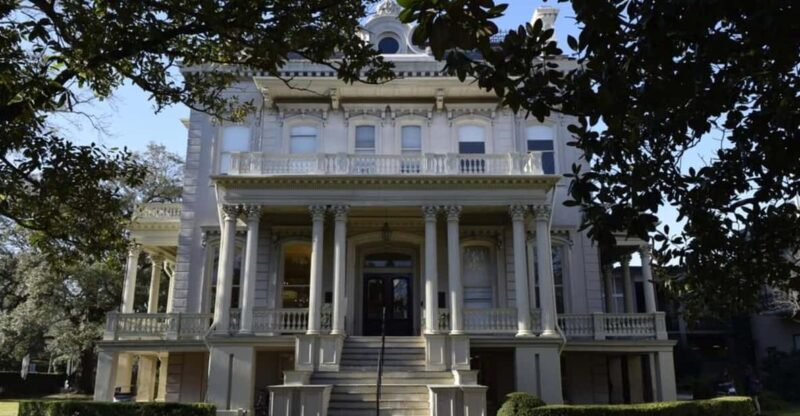 New Orleans: Garden District Walking Tour - Key Points