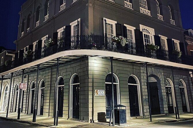 New Orleans Ghost Tour - New Orleans Ghost Tour: A Spooky Stroll Through the French Quarter