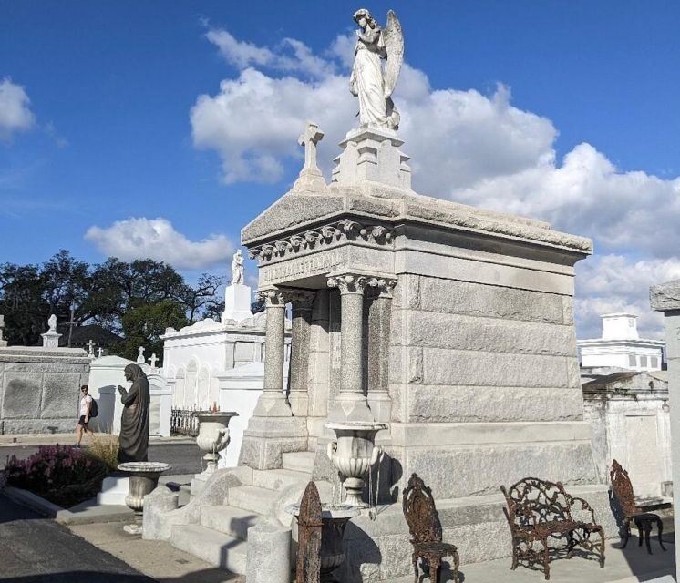 New Orleans: History, Culture & Architecture Guided Tour - Exploring the Warehouse District and Treme