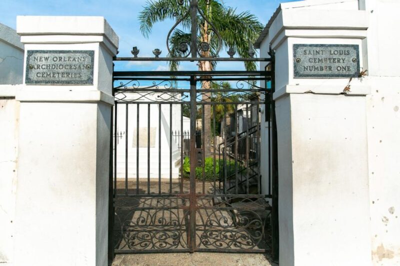 New Orleans: Walking Tour Inside St. Louis Cemetery No. 1 - The Value of the Tour