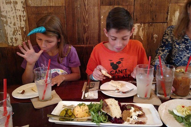 New Orleans Weekend Garden District Food & History Tour - The Value of a Guided Food & History Tour