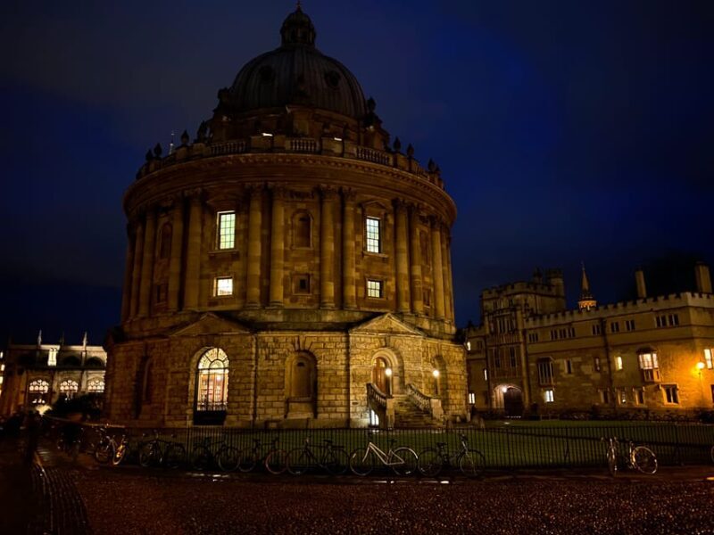 New: Oxford Costumed Ghost Tour In-Character - Key Points