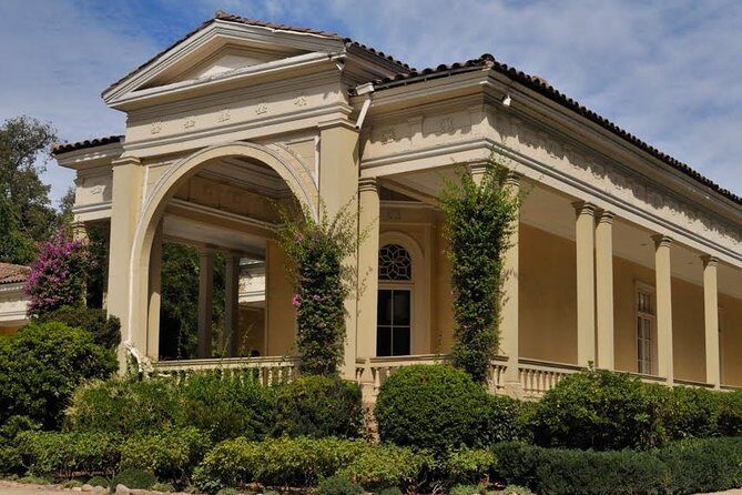 New Premium Concha y Toro Tour Includes winetasting & Transport - Key Points