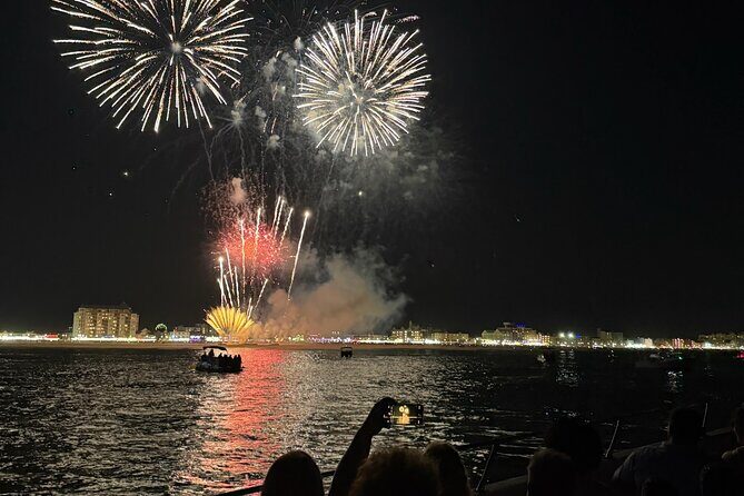 New year's Eve Fireworks Cruise aboard the Sea Rocket - A detailed look at the experience
