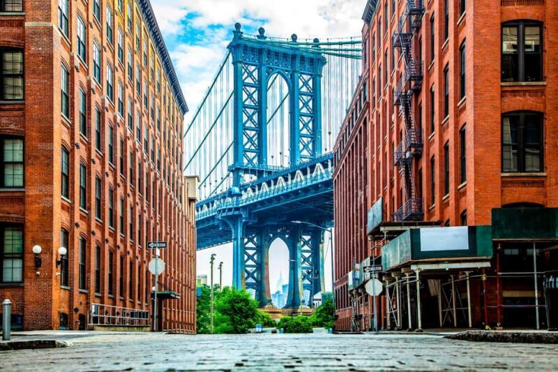 New York City: Brooklyn Bridge and DUMBO Guided Walking Tour - A Deep Dive Into the Experience