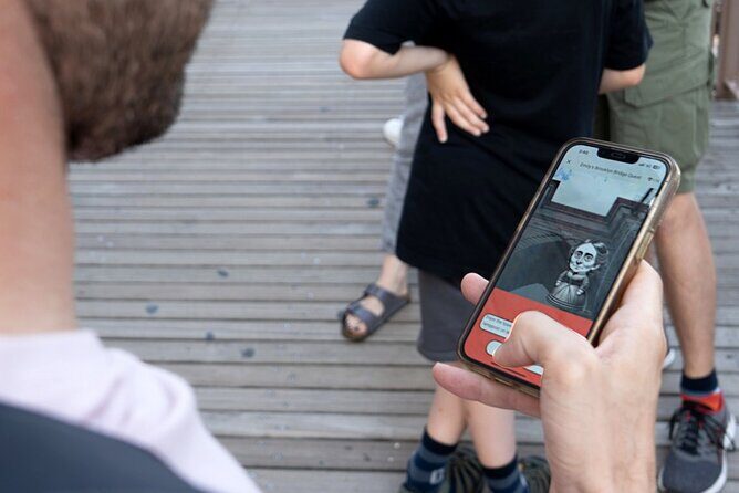 New York City Brooklyn Bridge Self Guided Game and Tour - The Experience: What You Can Expect