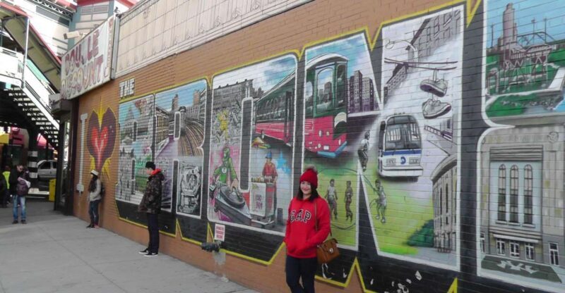 New York City: Brooklyn, Queens and Bronx Tour in Spanish - Key Points