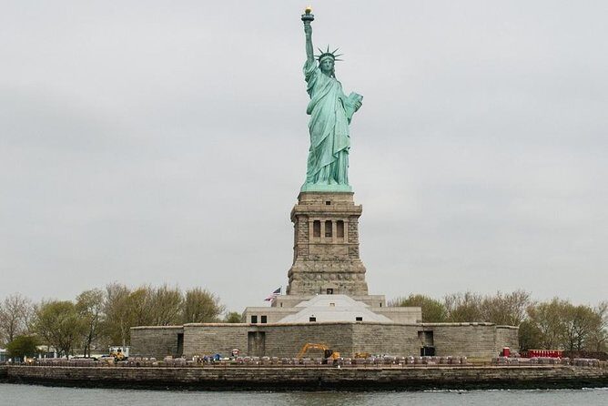 New York City Skyline and Statue of Liberty Cruise - Who Should Consider This Tour?