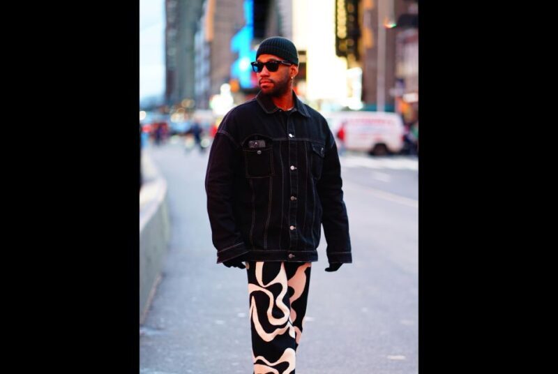 New York City: Solo or Couples Photoshoot in Times Square! - Practical Tips and Considerations