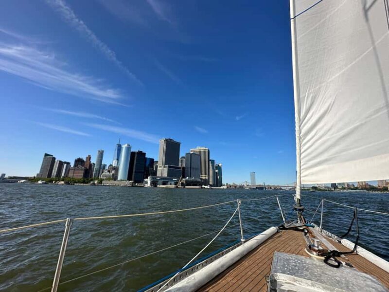 New York City: Statue of Liberty Sailing Charter - A Unique Perspective on New York City: The Statue of Liberty Sailing Charter