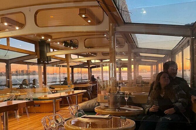 New York City Sunset Cruise on a Yacht - A Close Look at the Sunset Yacht Cruise Experience