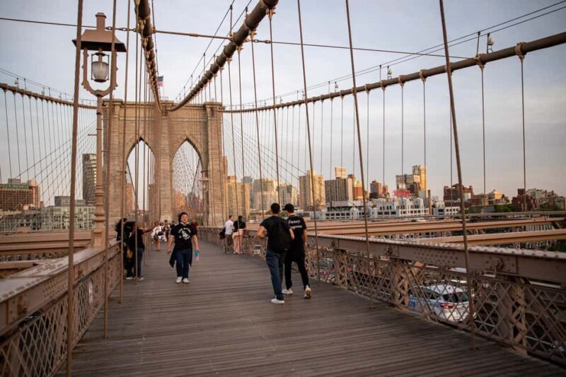 New York City Walk Tour Williamsburg DUMBO Brooklyn Bridge - The Full Experience: A Deep Dive into the Tour Itinerary