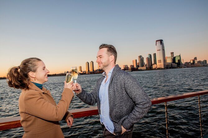 New York Harbor Live Holiday Jazz Cruise - Who Will Love This Tour?