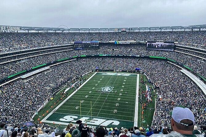 New York Jets Football Game at Metlife Stadium - Experience the Thrill of a New York Jets Football Game at MetLife Stadium