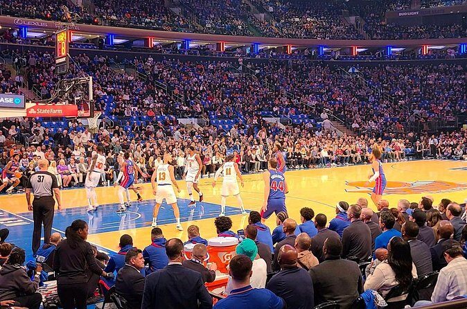 New York Knicks Basketball Game at Madison Square Garden - Who Will Love This Experience?