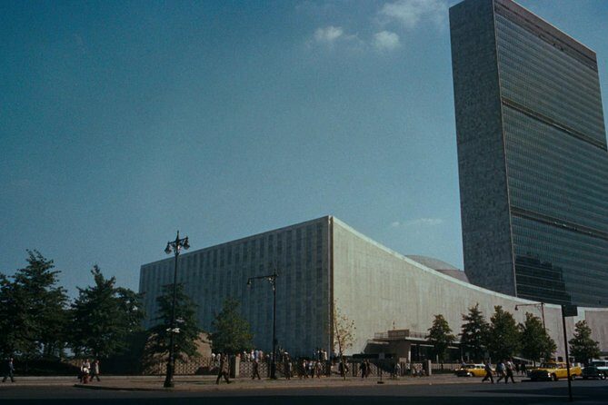 New York Midtown self-guided walking tour & scavenger Hunt - Authentic Experiences & Authentic Challenges