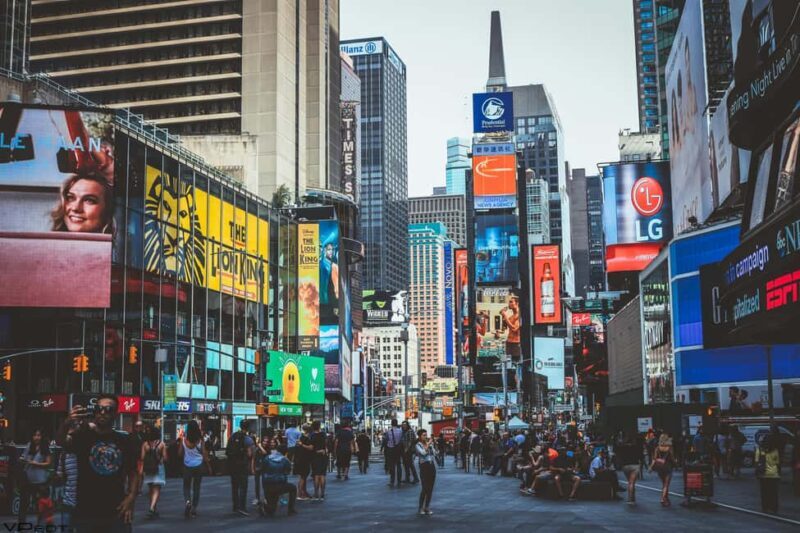New York: Times Square Evening Walking Tour with Hot Dog - Exploring Broadway and Its Hidden Corners