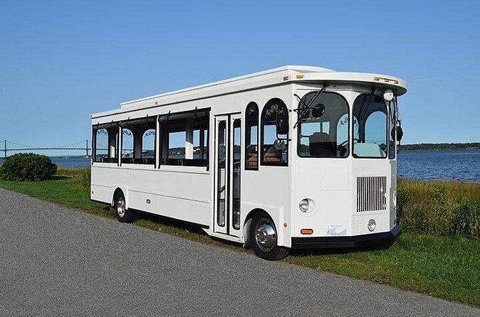 Newport Open Air Trolley Tour With Breakers Admission (Ages 5+) - Key Points