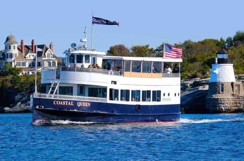 Newport, RI: Lighthouse and Mimosa Cruise - Newport, RI: Lighthouse and Mimosa Cruise — A Relaxing Water Adventure