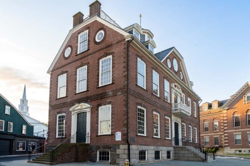 Newport's Colony House Tour - Newport’s Colony House Tour: A Step Back into Colonial Rhode Island