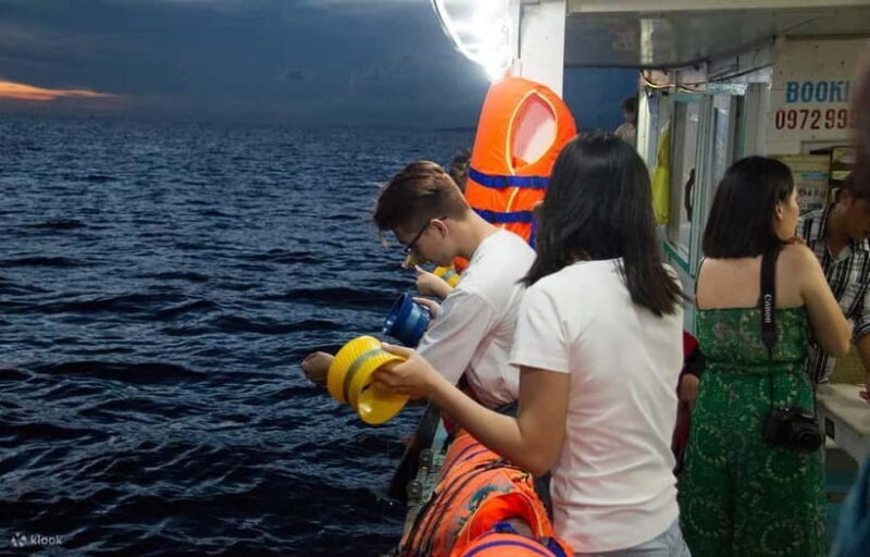 Nha Trang: Night Squid Fishing Tour with Dinner - Key Points