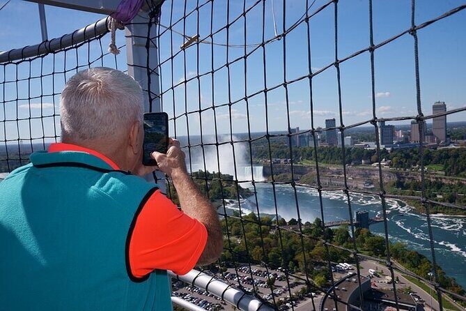 Niagara Falls Balloon Ride Aerial Views and Souvenir Photo - The Experience and Its Setting