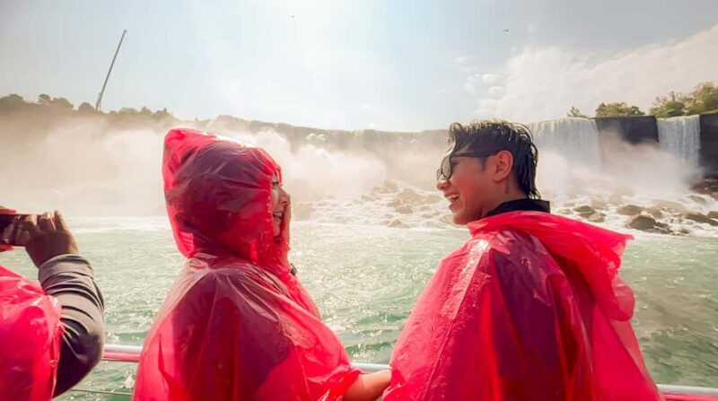 Niagara Falls Canada: Highlights Tour With Boat Cruise - Key Points
