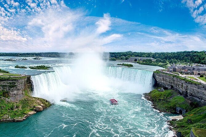 Niagara Falls Evening Tour with Boat, Journey, Dinner & Fireworks - The Sum Up: Who Is This Tour Best For?