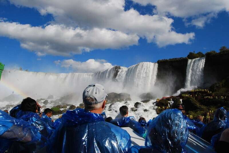 Niagara Falls: Guided Falls Tour with Dinner and Fireworks - FAQs