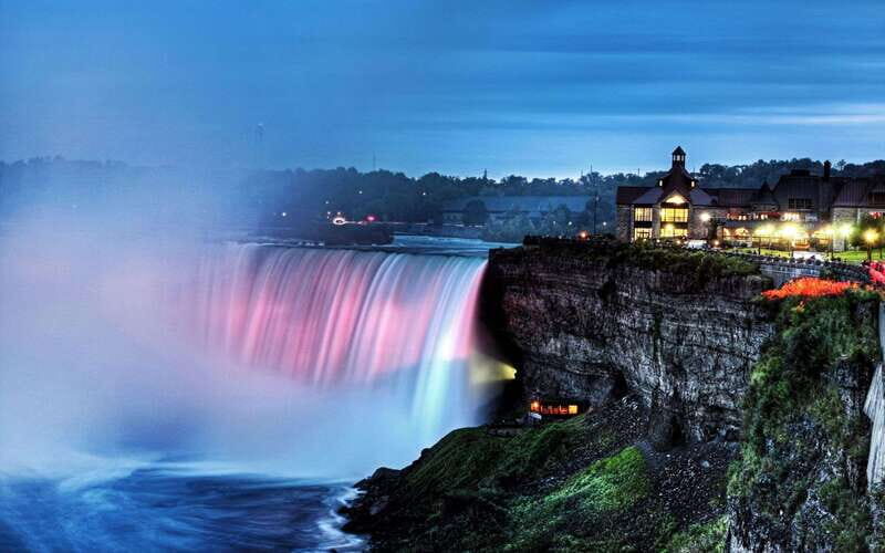 Niagara Falls: Night Tour w/ 3 Course Dinner & Light Show - Niagara Falls: Night Tour w/ 3 Course Dinner & Light Show