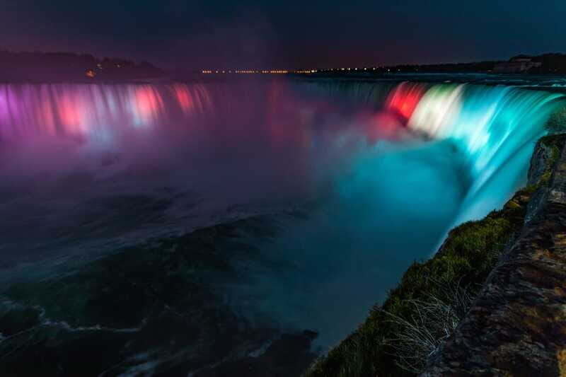 Niagara Falls: Night Tour with Fireworks Boat Ride & Dinner - FAQs