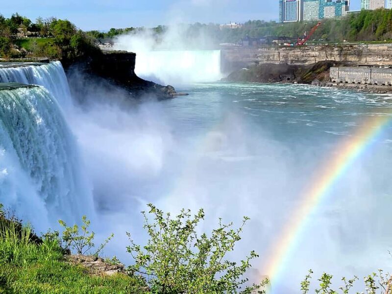 Niagara Falls: Private Historic Walking Tour - A Close-Up Look at the Experience